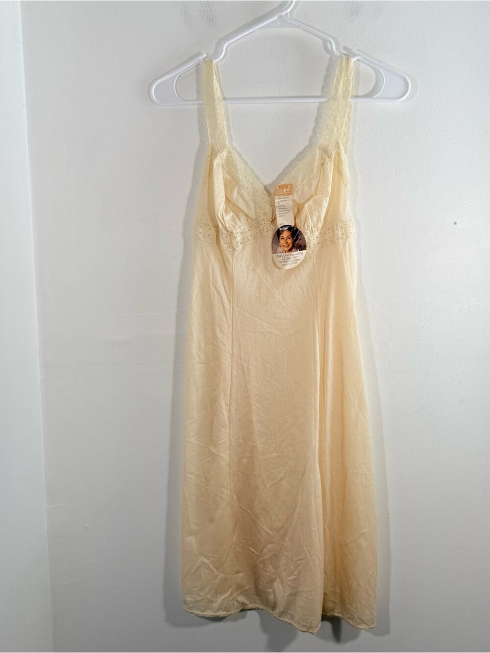 NWT Olga Deadstock 70s Cream Lace Nylon Slip Dress size 34 Small